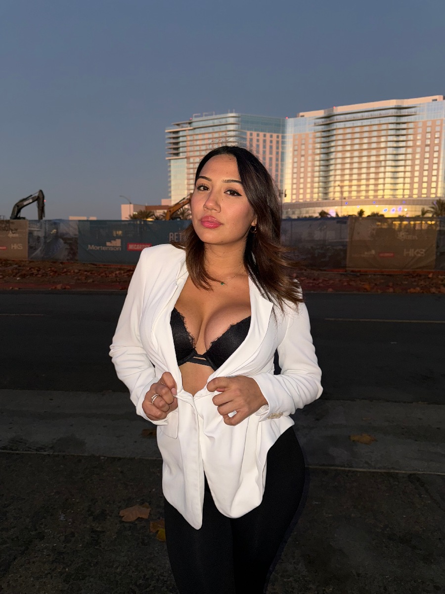 Take a pause and enjoy Ali Cruz — streaming from Surabaya