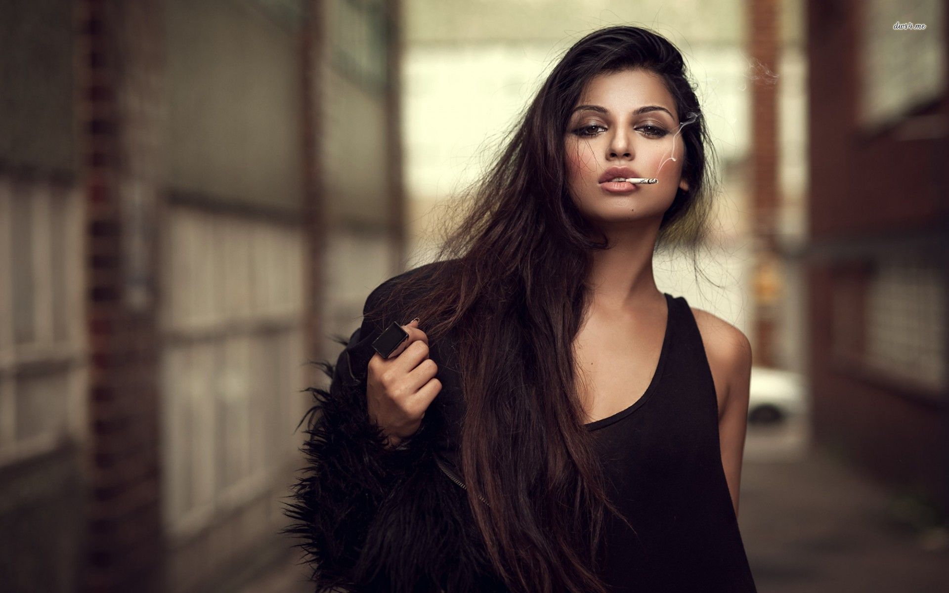 A playful frame from Sassy girls — online in Surabaya