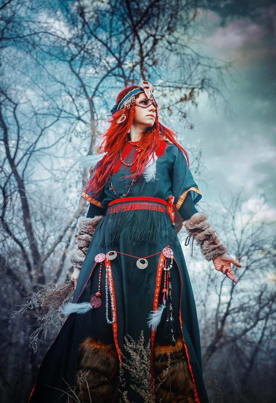 Take a pause and enjoy Girls in Slavic costumes — streaming from Surabaya