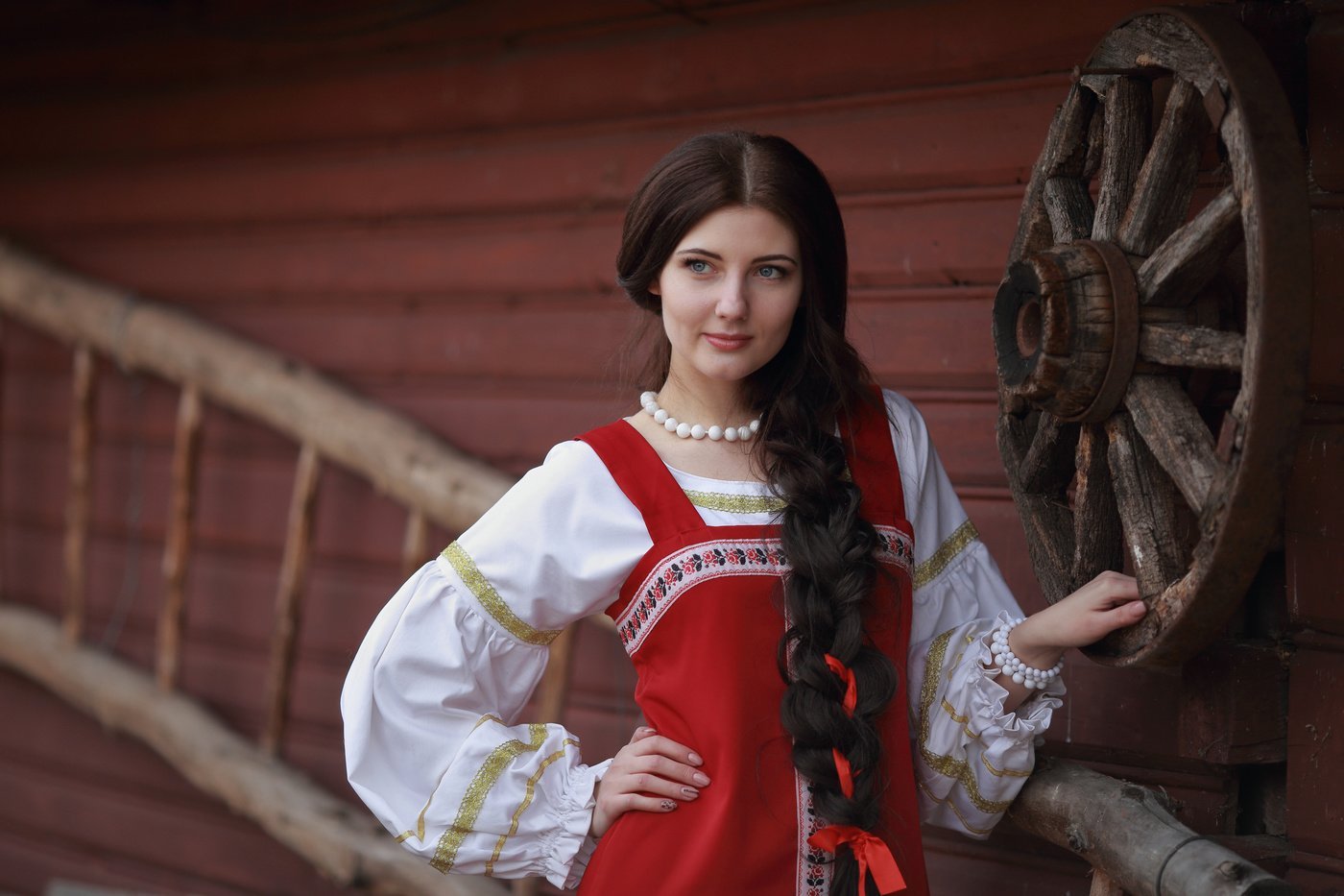 Girls in Slavic costumes’s look of the day — catch her live in Surabaya